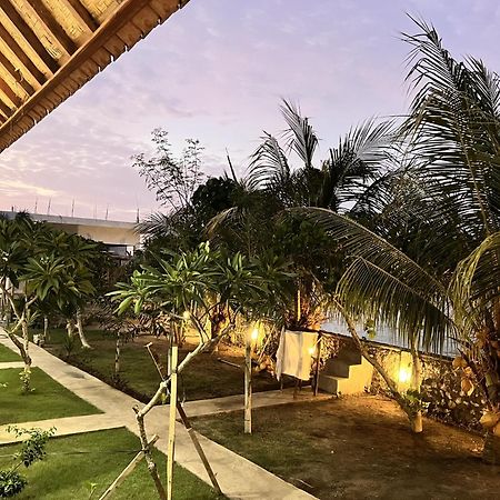 Penyon Beach House Ped Esterno foto