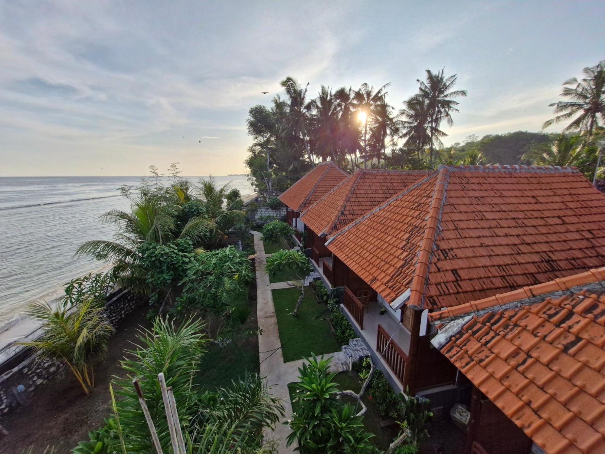 Penyon Beach House Ped Esterno foto